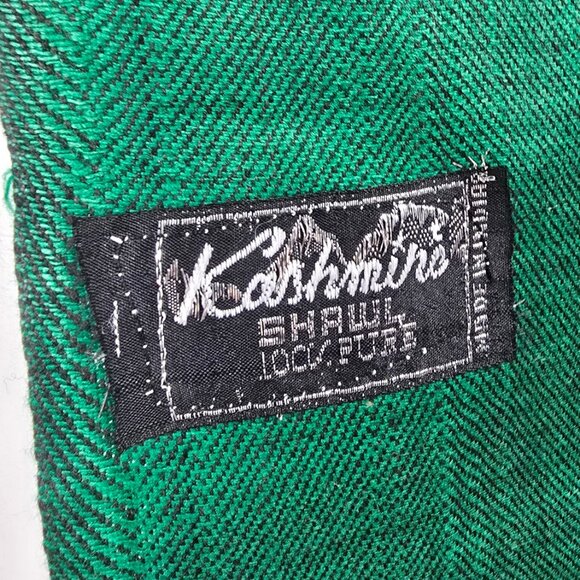 Vintage Kashmiri Embroidery Green & Gold Wrap Scarf Made In India - Picture 7 of 7